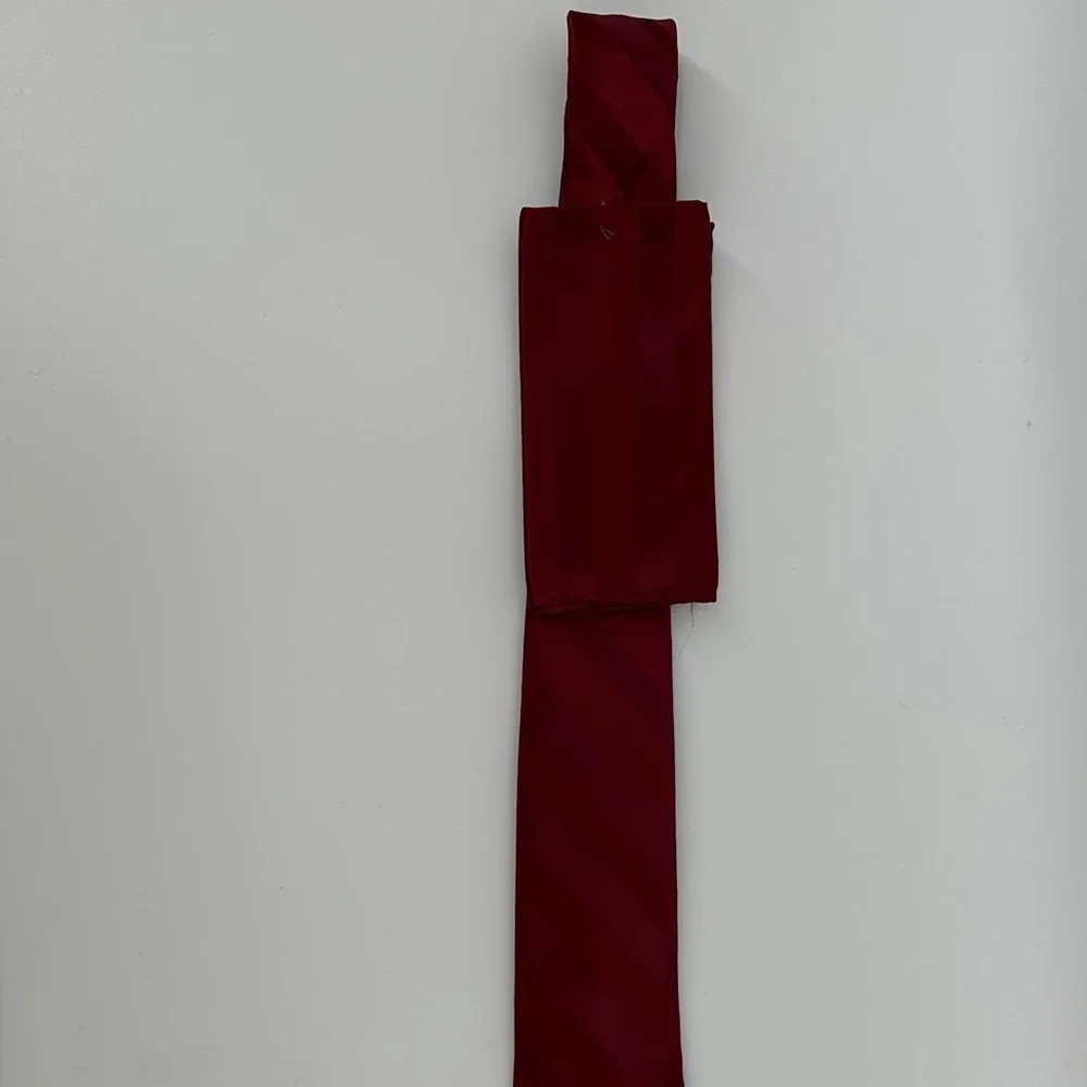 Stacy Adams Rich Burgundy and Red‎ Striped Satin Tie and Pocket Square